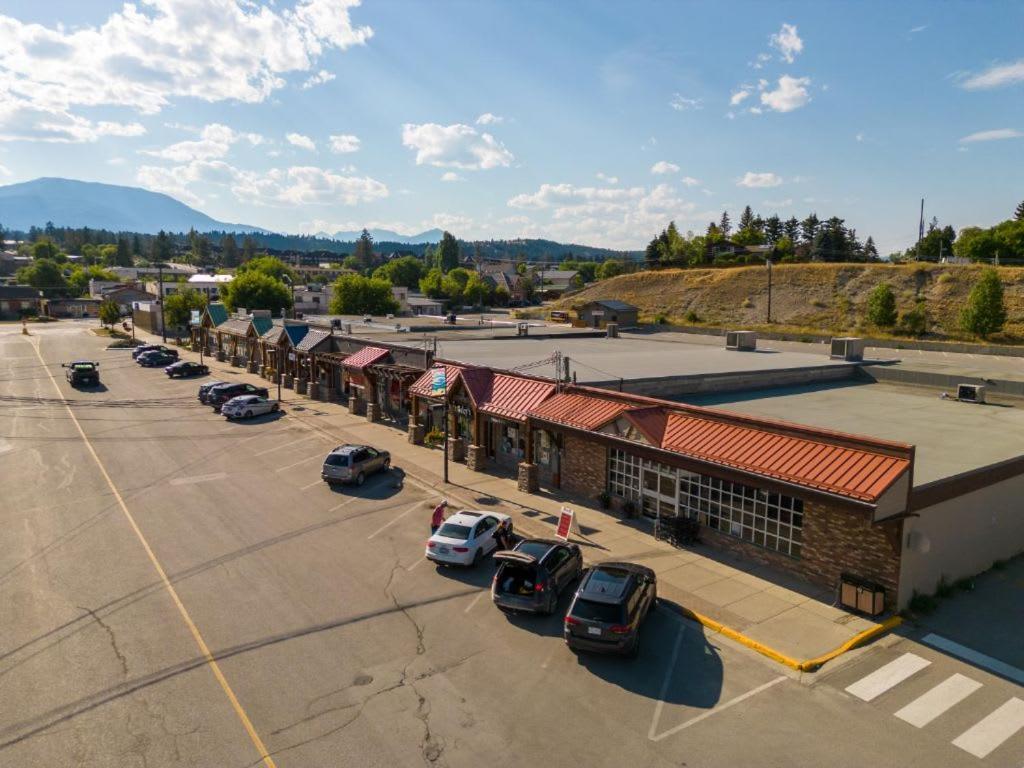 The Grizzly House I Sleep 7 I Patio & Bbq I 55 Tv Apartment Invermere Exterior photo